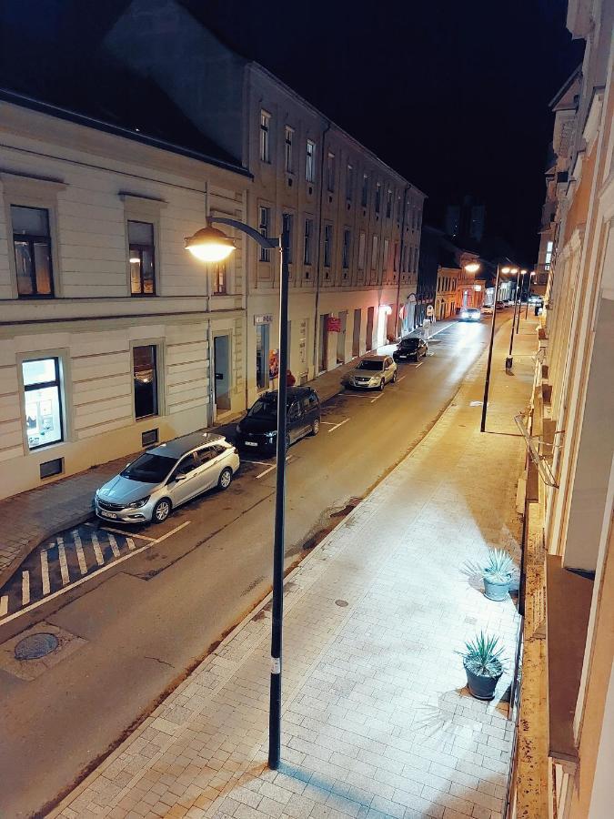 Square 16 Apartman - Absolutely Central Location With Self Check In Szombathely Kültér fotó