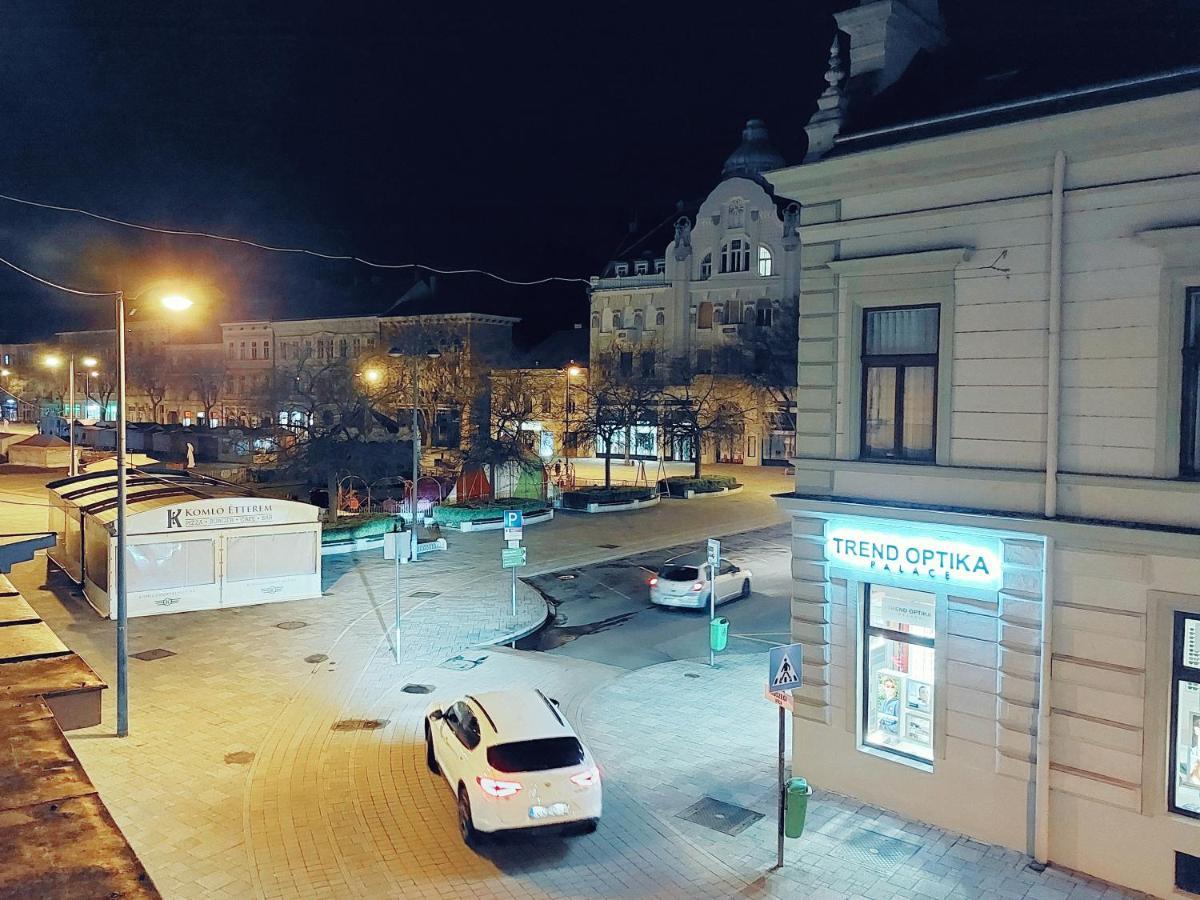 Square 16 Apartman - Absolutely Central Location With Self Check In Szombathely Kültér fotó